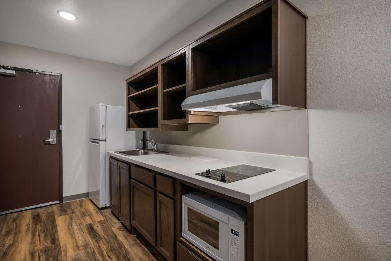 Woodspring Suites Milwaukee - Menomonee Falls Екстер'єр фото